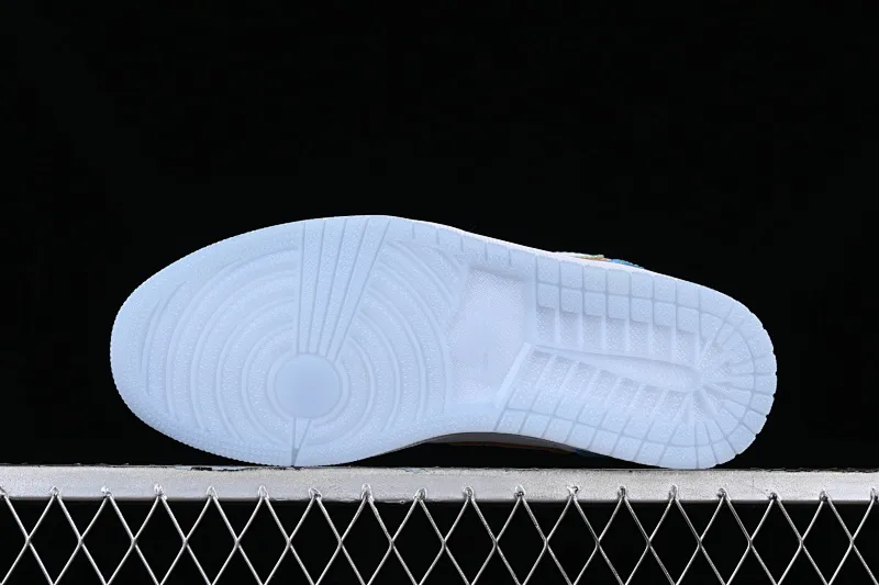 All categories Air Jordan Jordan series basketball shoes Air Jordan 1 Low Z version Air Jordan 1 Low "Emerald Rise" AJ1 Joe 1 white and blue FN8899-131